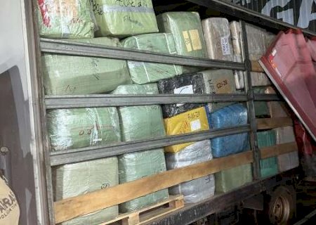 Motorista &eacute; preso com 7 toneladas de produtos contrabandeados