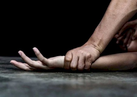 Com ciúmes, homem arranca e engole parte da boca da companheira