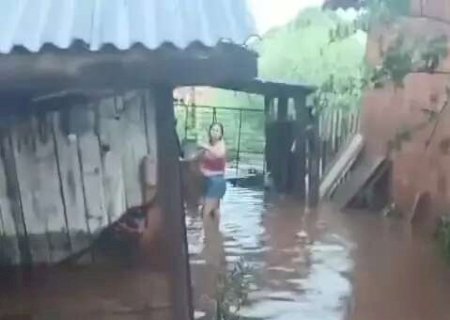 Chuva desalojou sete famílias e levou Caarapó a acionar comitê de crise
