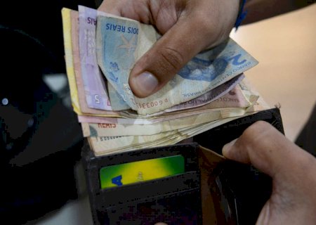 Salário mínimo de R$ 1.621 passa a valer a partir de agora