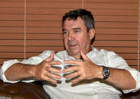 Após férias, Riedel reassume governo de MS em ano eleitoral