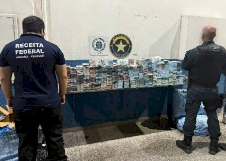 Taxista &eacute; preso com milhares de c&eacute;dulas falsas e diz que era para ritual sagrado