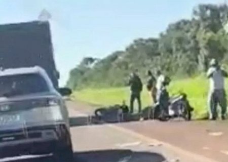 Motociclista morre após ser atingido por telha que se desprendeu de caminhão na BR-262