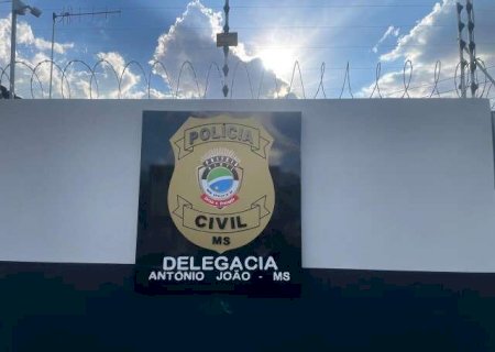 Professor &eacute; preso suspeito de estuprar alunas de 7 anos>