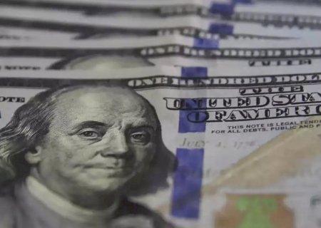 Dólar cai para o menor valor em 21 meses, e bolsa bate recorde