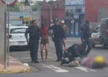 Travesti tenta pegar arma de policial e é baleada na Av. Calógeras em Campo Grande