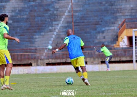 Jogadores do DAC relatam salários atrasados e ameaçam não jogar no domingo
