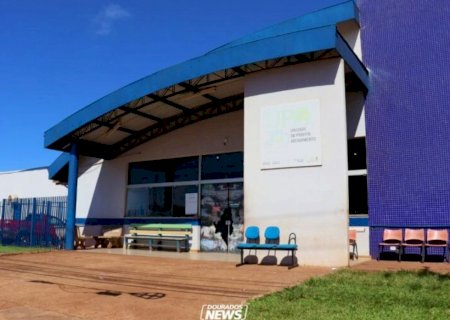 Homem é esfaqueado pelas costas durante assalto em Dourados