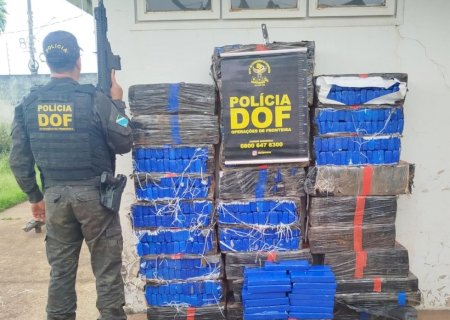 Traficante abandona carro lotado de droga e foge para mata após perseguição na BR-163