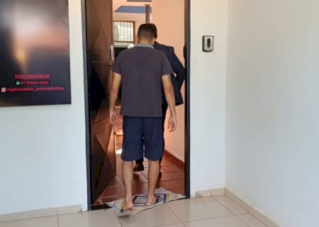 Terceiro envolvido em duplo homic&iacute;dio em Caarapó se entrega e culpa ex-cunhado