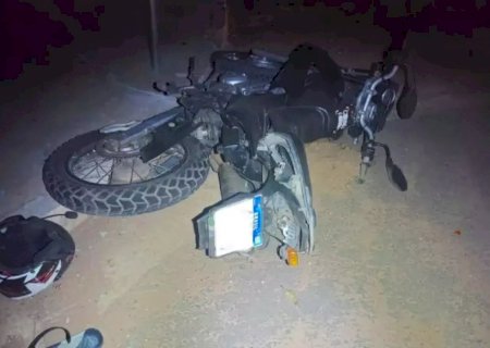 Adolescente de 17 anos morre ao cair de moto após abordagem