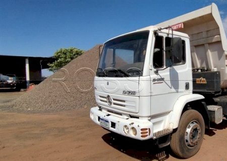 Prefeitura de Caarapó abre dispensa de licitação para locação de caminhão caçamba>