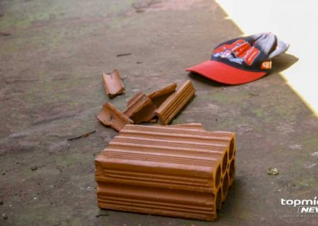 Homem é espancado com pedaços de madeira e tijolos ao defender filho em Amambai