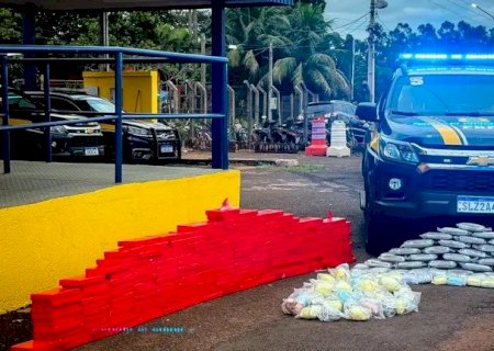 Droga que saiu de Caarapó foi apreendida pela PRF em fundo falso de caminhão na BR-163