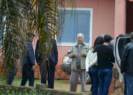 M&eacute;dico &eacute; preso por posse de arma e ser&aacute; investigado por feminic&iacute;dio