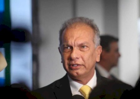 Ladr&otilde;es invadem casa e reviram quarto do presidente do TRE-MS