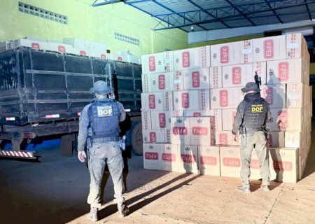 Carga milionária de cigarros contrabandeados é apreendida em barracão às margens da BR-163