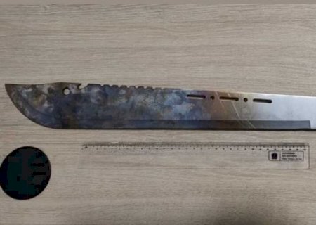 Marido golpeia mulher com facão durante discussão em Ivinhema