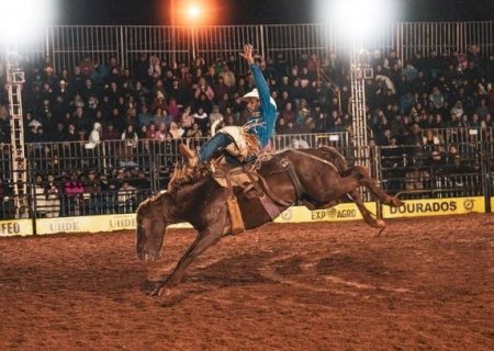 Naviraiense vence rodeio e conquista vaga para festa do Peão de Barretos>