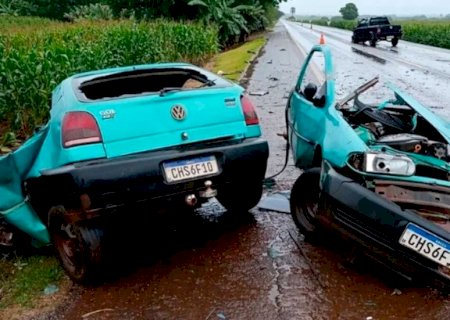 Batida violenta parte carro ao meio em Fátima do Sul e deixa um morto