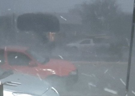 Inmet refor&ccedil;a aviso de tempestade com risco de granizo e ventos de at&eacute; 100 km/h>