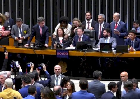 Câmara Federal aprova fim da escala 6×1 no Brasil