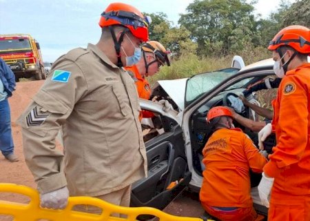 Idoso morre em acidente envolvendo veículo da Saúde de Aquidauana na MS-345>