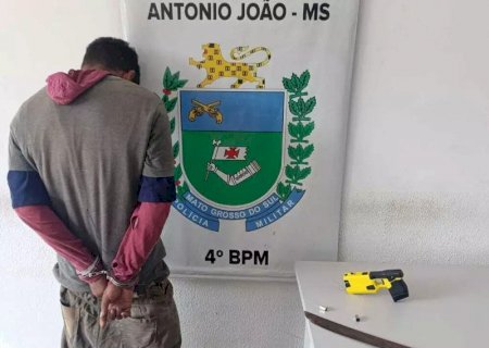 Menina de 12 anos denuncia estupro ao chegar na escola e suspeito é preso com facão>