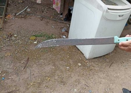 Mulher acusa vizinho de matar galo de estimação e o ataca com facão em Tacuru>