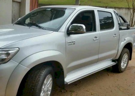 Adolescente de 13 anos some com Hilux do pai e dorme em posto na Capital>