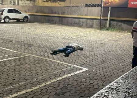 Chefe do tr&aacute;fico da Nhanh&aacute; &eacute; executado em estacionamento de pizzaria>