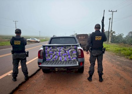 "Estou carregado", diz motorista antes de polícia encontrar 685 quilos de drogas>