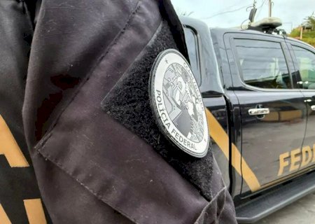 PF prende operadores do Comando Vermelho e bloqueia quase R$ 500 milhões em bens>