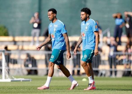 No treino da sele&ccedil;&atilde;o, Ancelotti testa &Eacute;derson na lateral>
