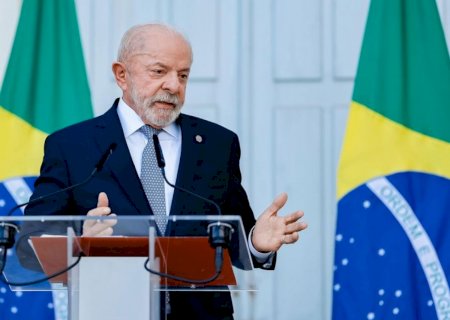 "Não se meta nas eleições no Brasil", diz Lula a Trump>