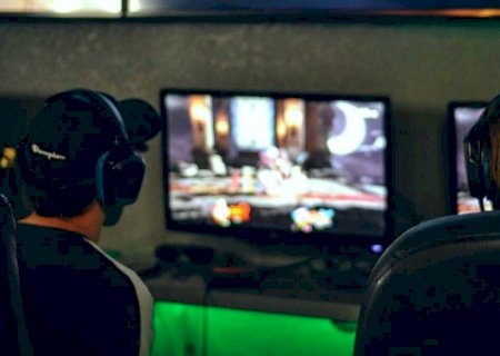 Crise de ciúmes durante jogo online termina em briga, agressão e prisão em Ponta Porã>