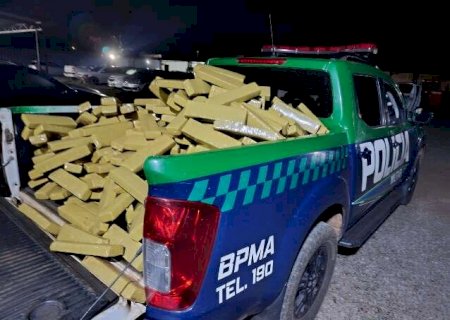 Hilux com 2 toneladas de maconha &eacute; encontrada abandonada em rodovia>