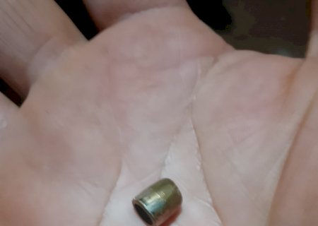 Morador relata disparos de arma de fogo após jogo do Paraguai e projétil atinge cobertura de residência em Caarapó>
