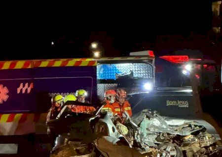 Colisão entre carro e caminhão mata dois homens na BR-163 entre Caarapó e Juti>