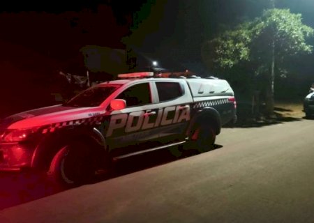 Jovem &eacute; morto a tiros dentro de casa em Chapad&atilde;o do Sul>