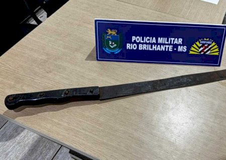 Homem ataca companheira com golpe de facão em Rio Brilhante