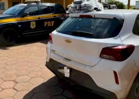 Mulher é presa com mais de 14 quilos de cocaína na BR-267>