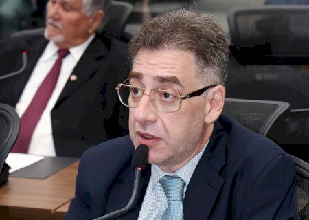 Sem mandato, Neno Razuk 'abandonou' comissionados e pode retirar candidatura>
