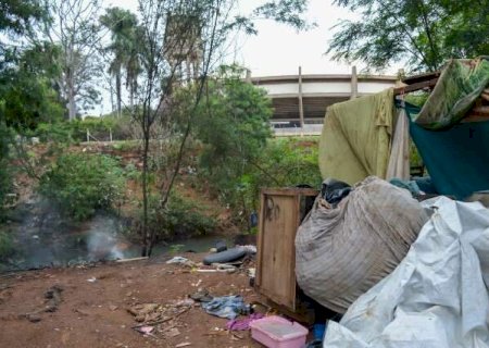 Corpo carbonizado &eacute; encontrado &agrave;s margens do Rio Anhandu&iacute;>