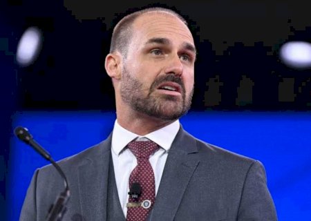PF decide demitir Eduardo Bolsonaro por abandono de cargo>