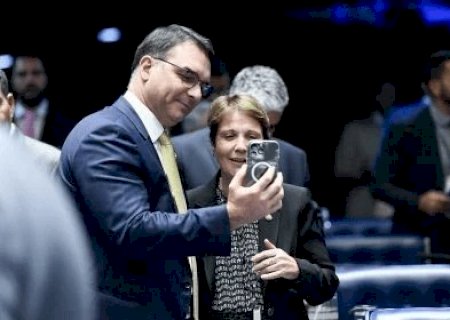 Valdemar e Ciro Nogueira tentam convencer Tereza a aceitar o posto de vice de Flávio>