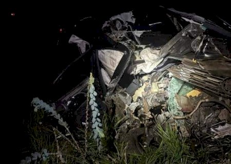 Empres&aacute;ria de Navira&iacute; morre ap&oacute;s bater carro na traseira de carreta>