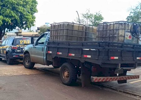 Maconha apreendida em tanques na carroceria de veículo pesou mais de 2 toneladas>