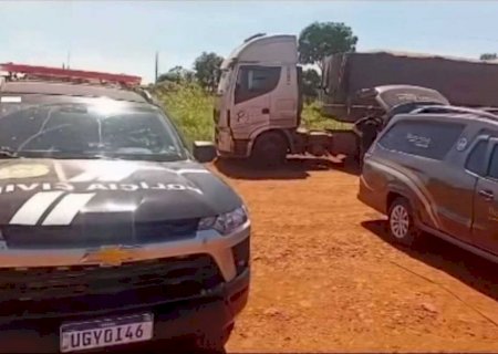 Motorista é encontrado morto dentro de carreta às margens da BR-463, em Dourados