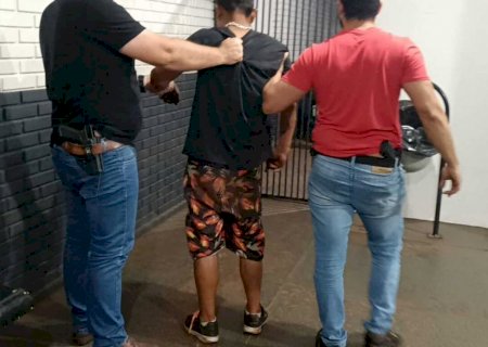 "Antes ele do que eu": preso por homicídio diz que matou homem após ameaça>